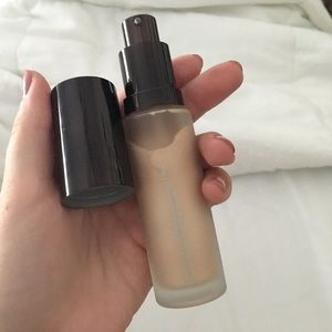 Becca backlight priming filter